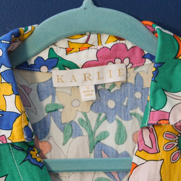 Karlie T-Shirt Dress| Floral Preppy Design| Size Small - Picture 3 of 3